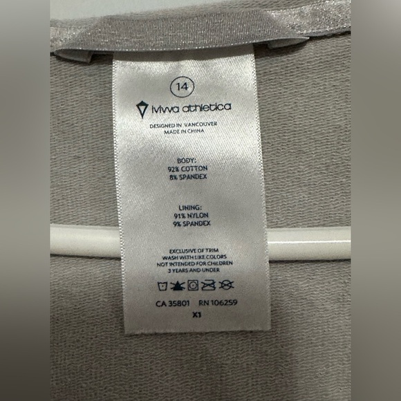 Ivivva: Girls Full Zip-Up Hoodie - Size 14 - Picture 9 of 9